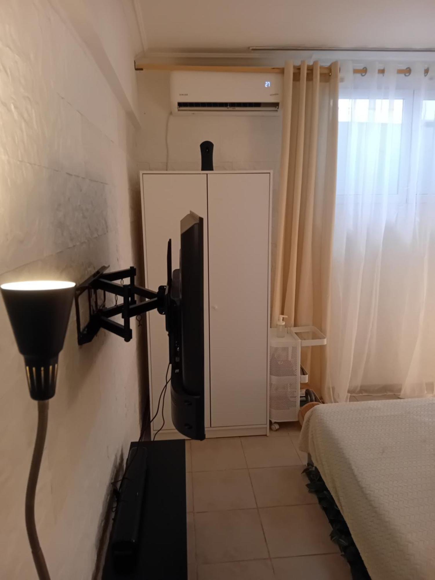 Vestige Basement Apartment Атина Екстериор снимка