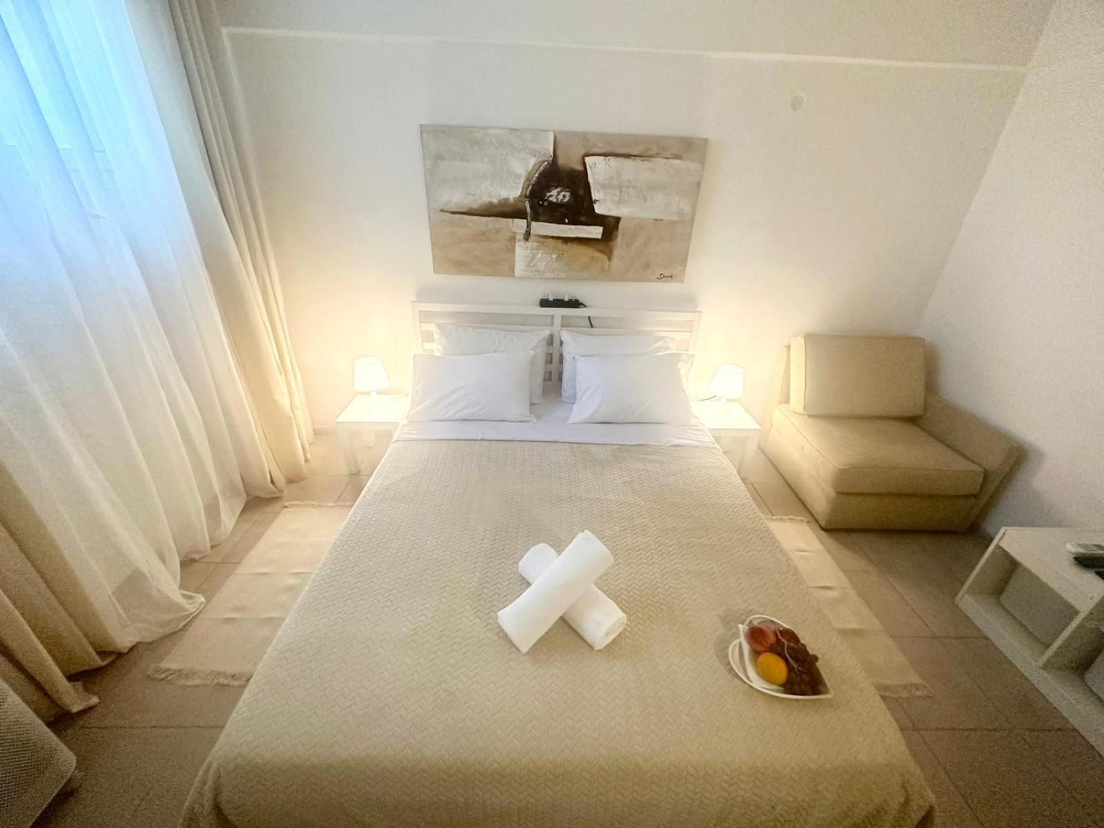 Vestige Basement Apartment Атина Екстериор снимка