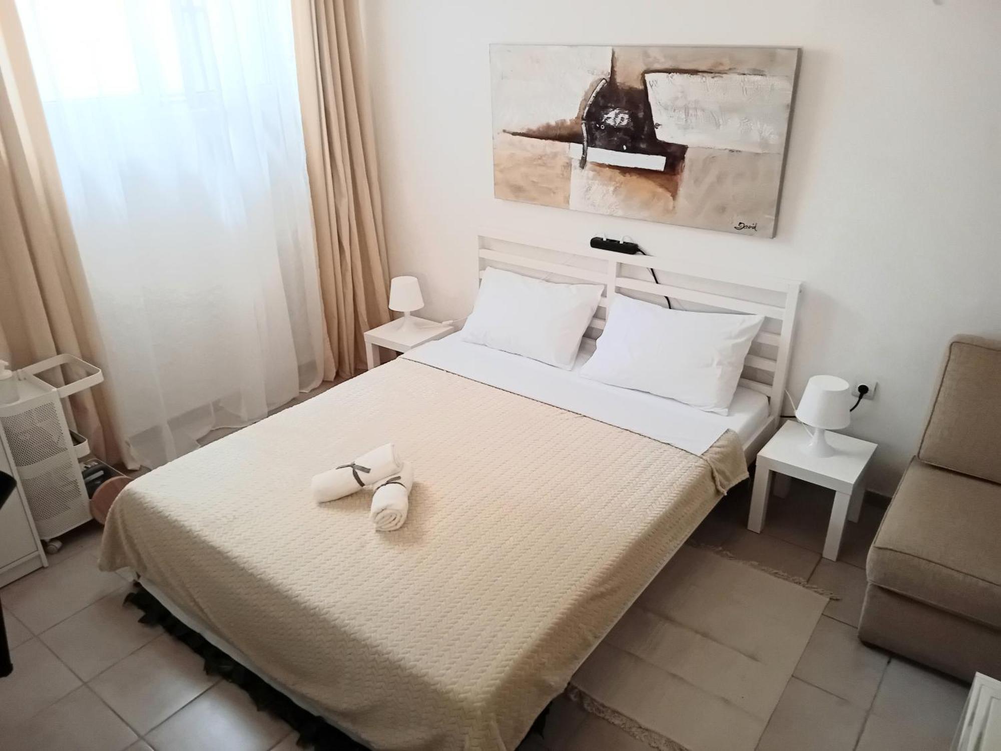 Vestige Basement Apartment Атина Екстериор снимка